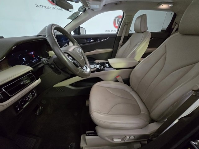 Used 2023 Lincoln Nautilus Reserve image 11