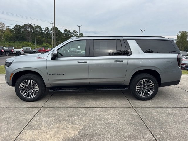 Used 2025 Chevrolet Suburban Z71 w/ Comfort Package image 4