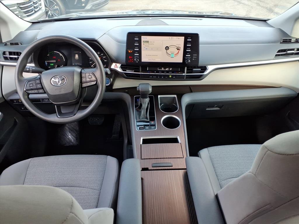 Used 2024 Toyota Sienna LE image 17