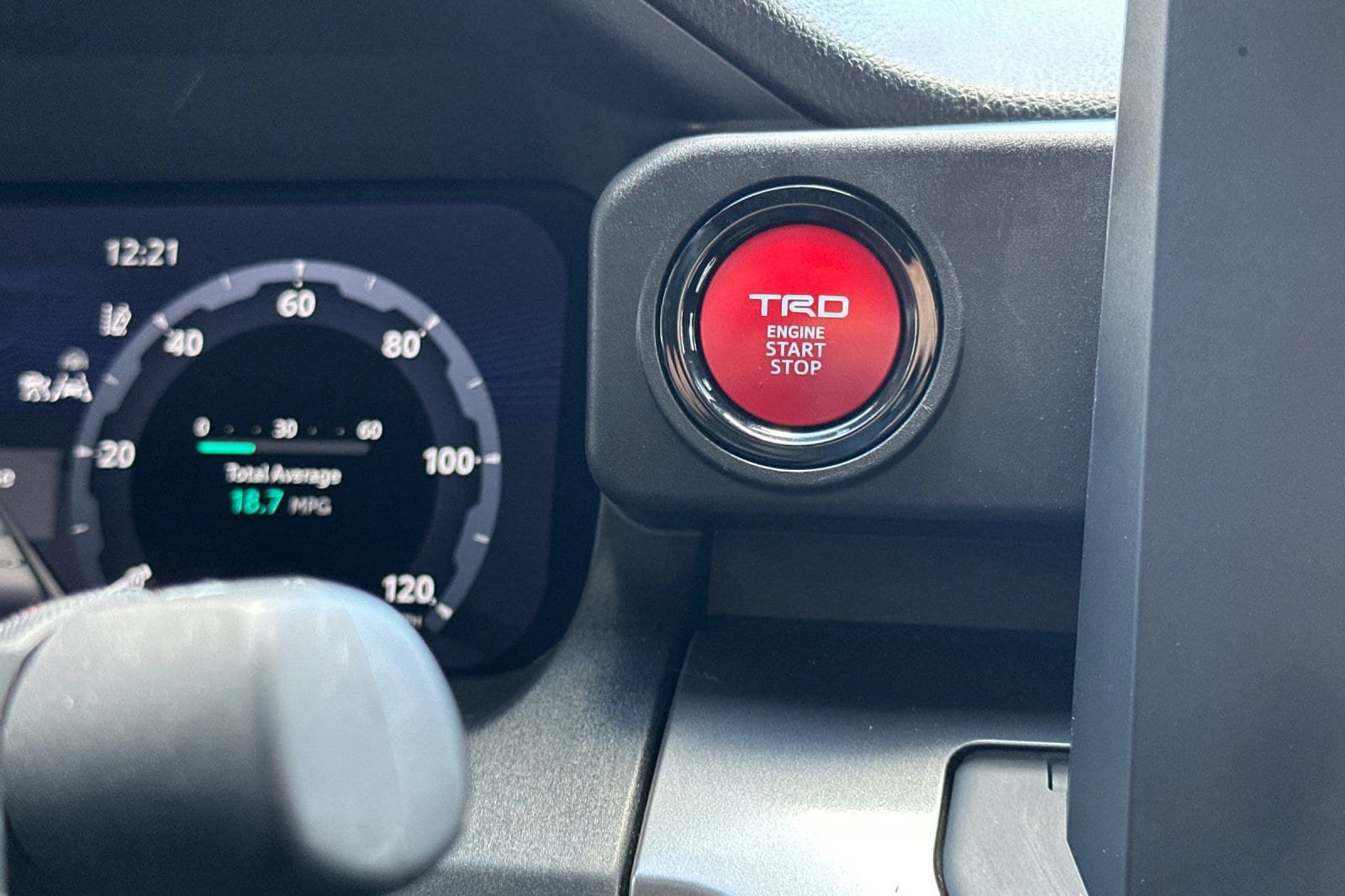 Certified 2025 Toyota Tacoma TRD Sport AWD/4WD image 21