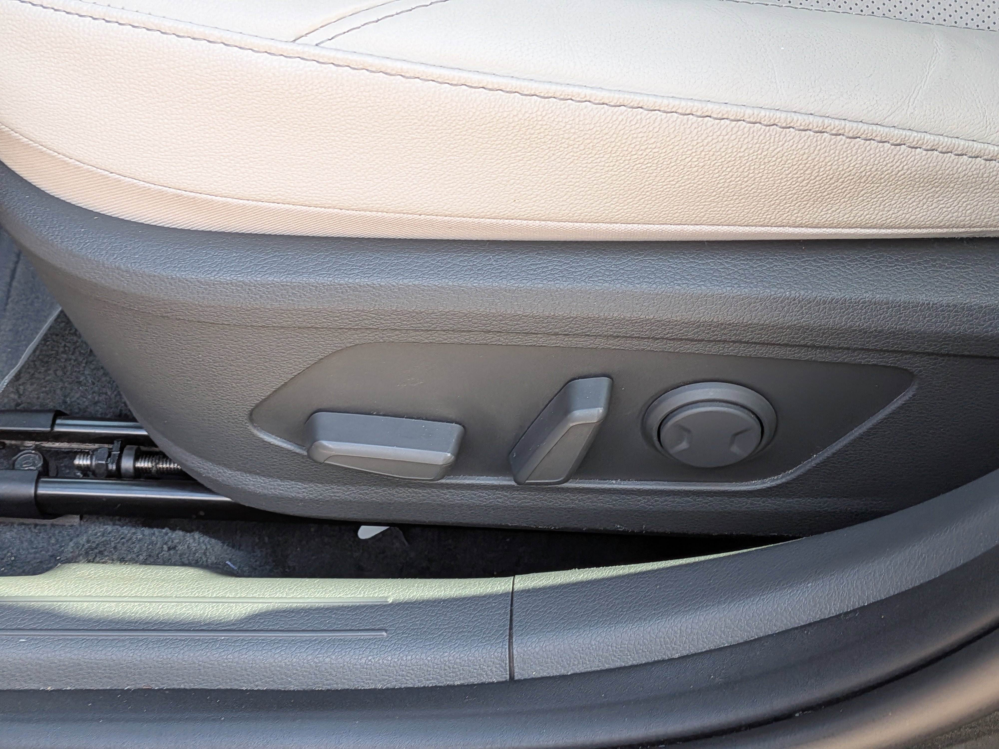 Used 2023 Hyundai Sonata Limited w/ Cargo Package FWD image 19
