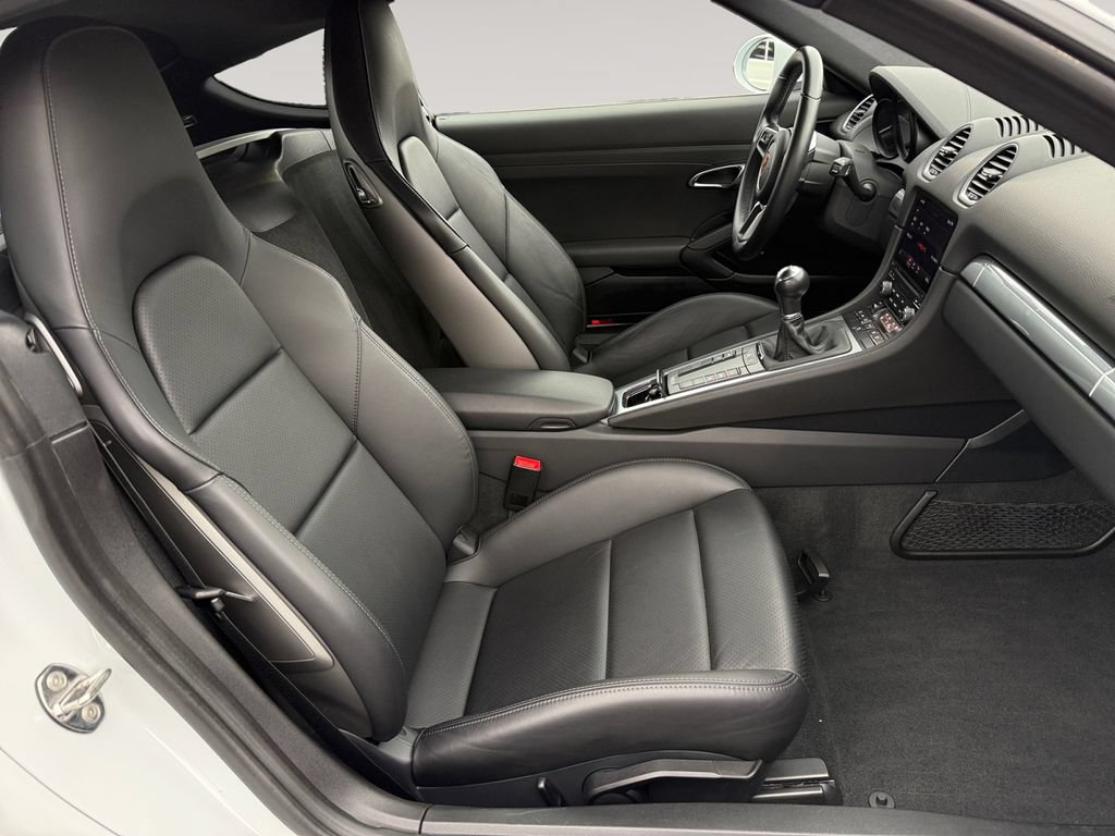 Used 2019 Porsche 718 Cayman RWD image 15