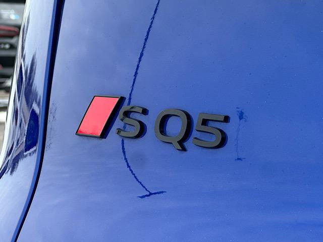 Used 2025 Audi SQ5 Prestige w/ Prestige Package image 10