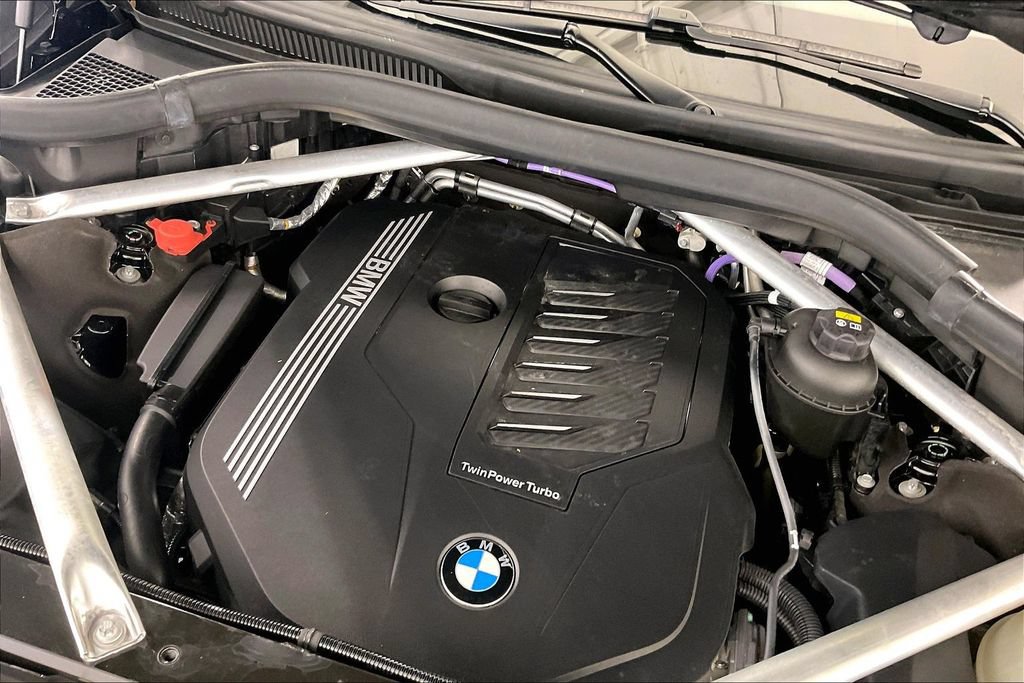 Used 2021 BMW X7 xDrive40i w/ M Sport Package AWD/4WD image 43