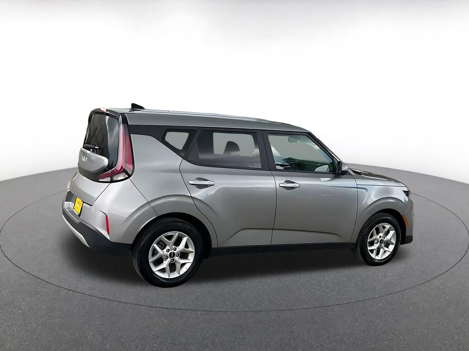 Used 2025 Kia Soul LX w/ LX Technology Package FWD image 15