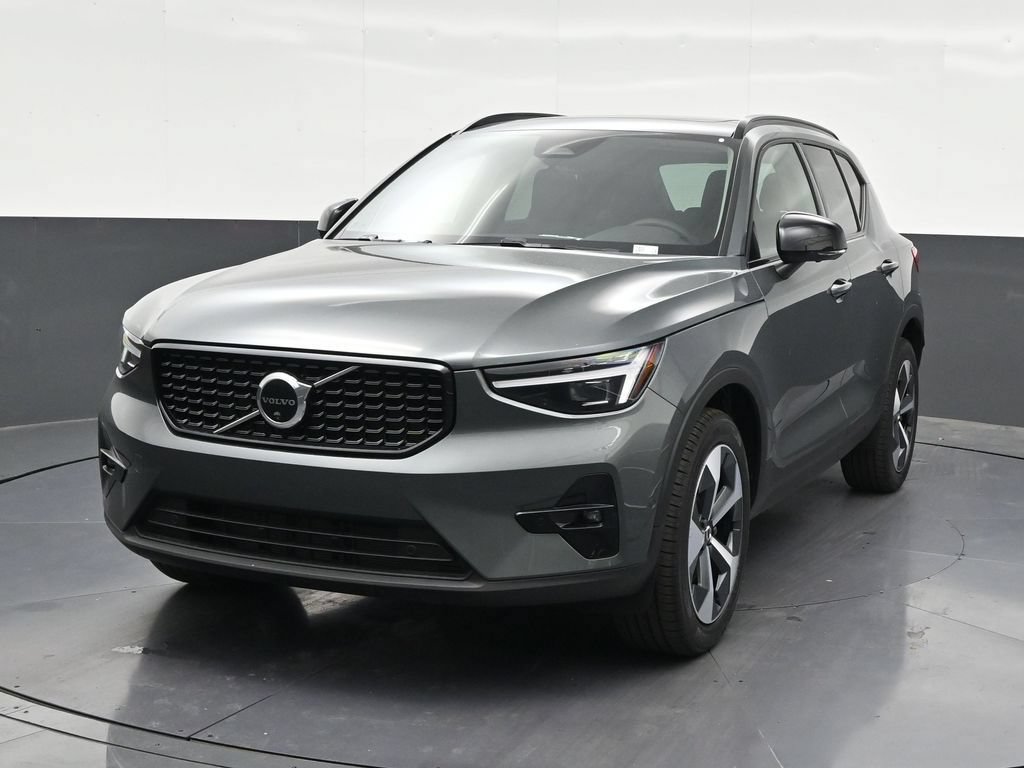 New 2026 Volvo XC40 B5 Plus w/ Climate Package AWD/4WD image 8