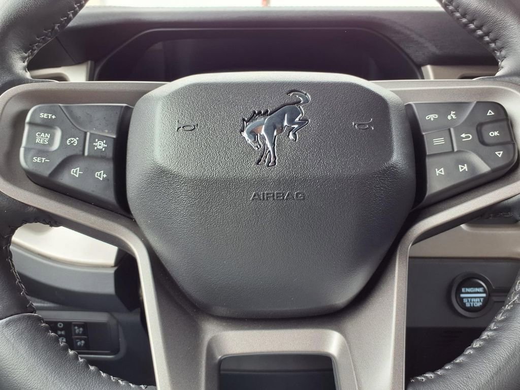 Used 2025 Ford Bronco Outer Banks AWD/4WD image 17