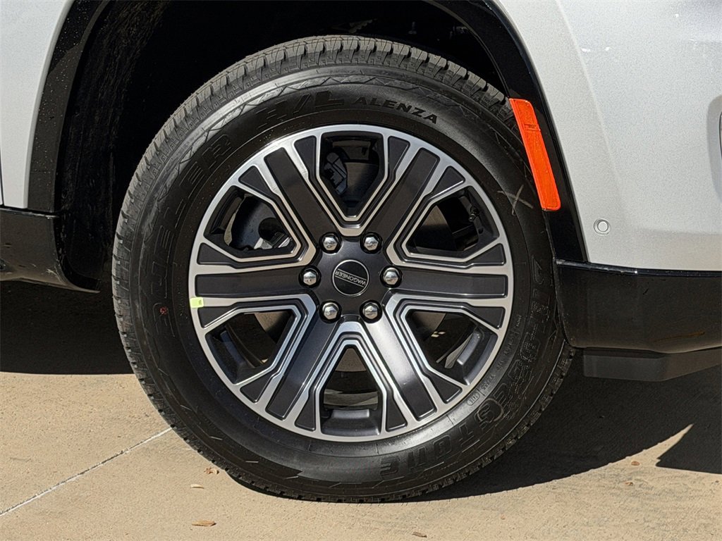 New 2025 Jeep Wagoneer Base image 8