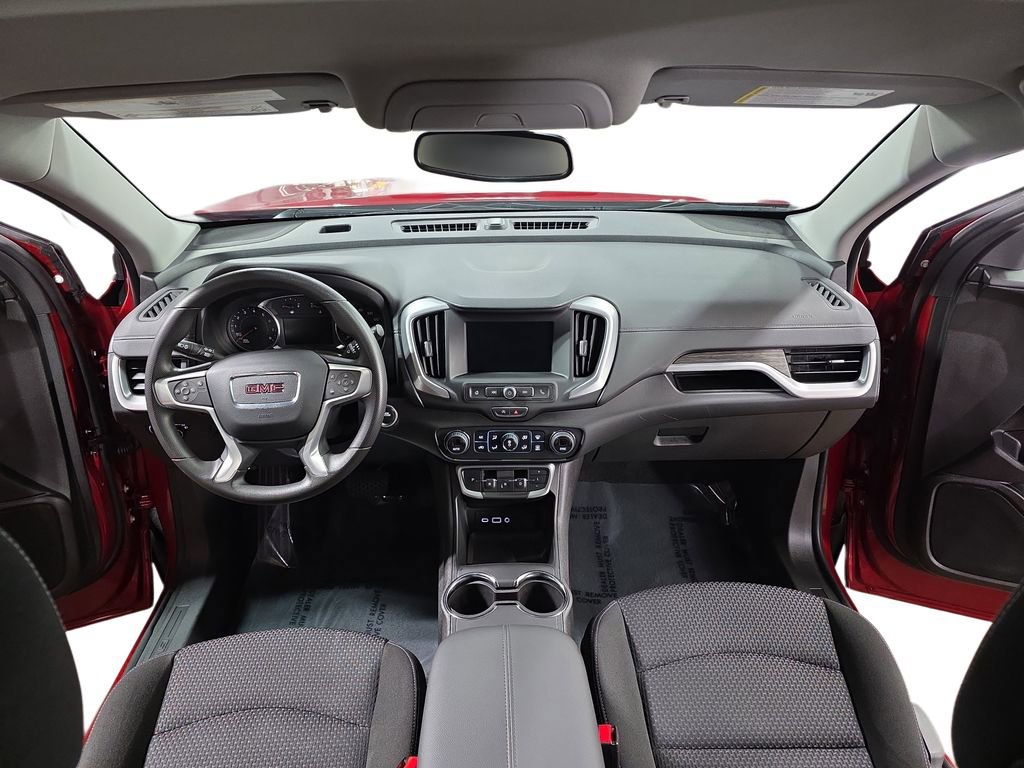 Used 2024 GMC Terrain SLE w/ Driver Convenience Package image 9