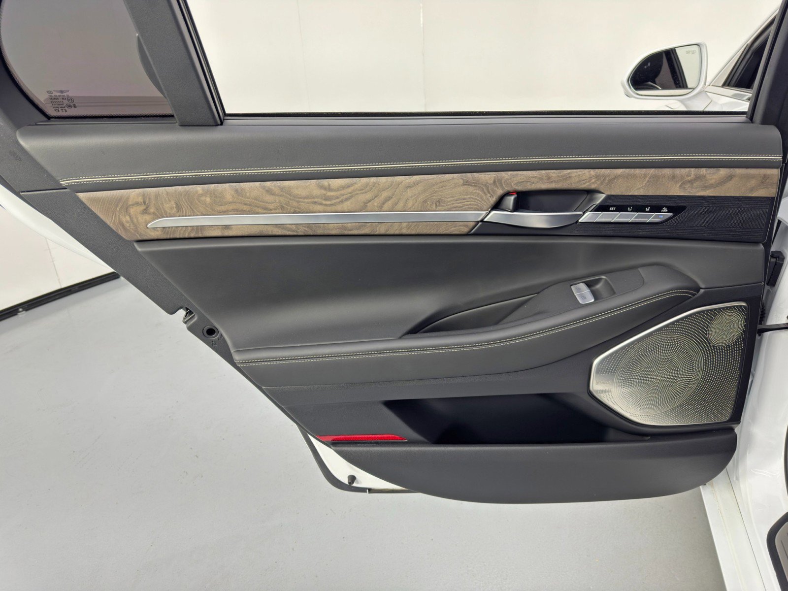 Used 2021 Genesis G90 5.0 Ultimate image 54