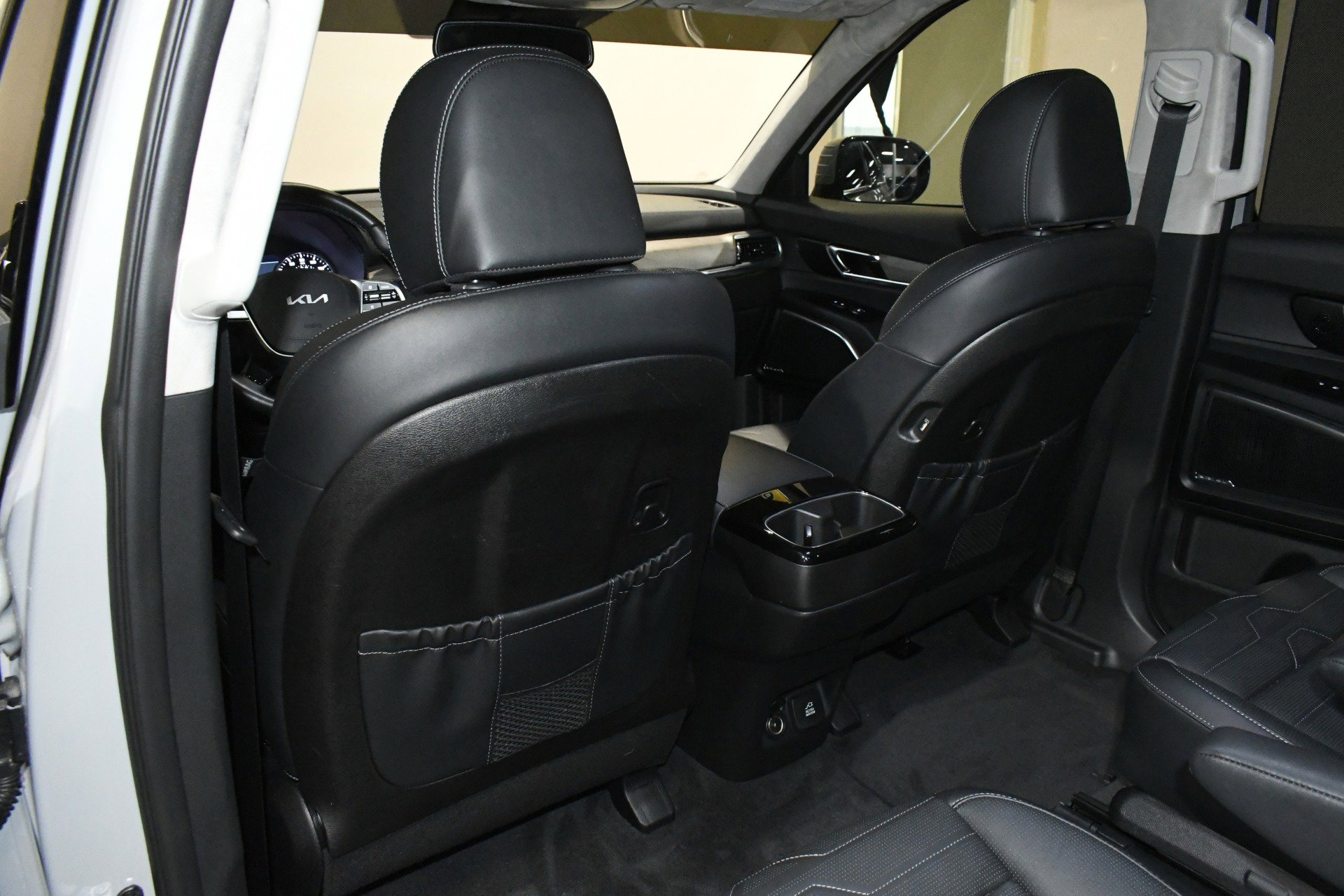 Used 2022 Kia Telluride SX w/ SX Prestige Package image 15