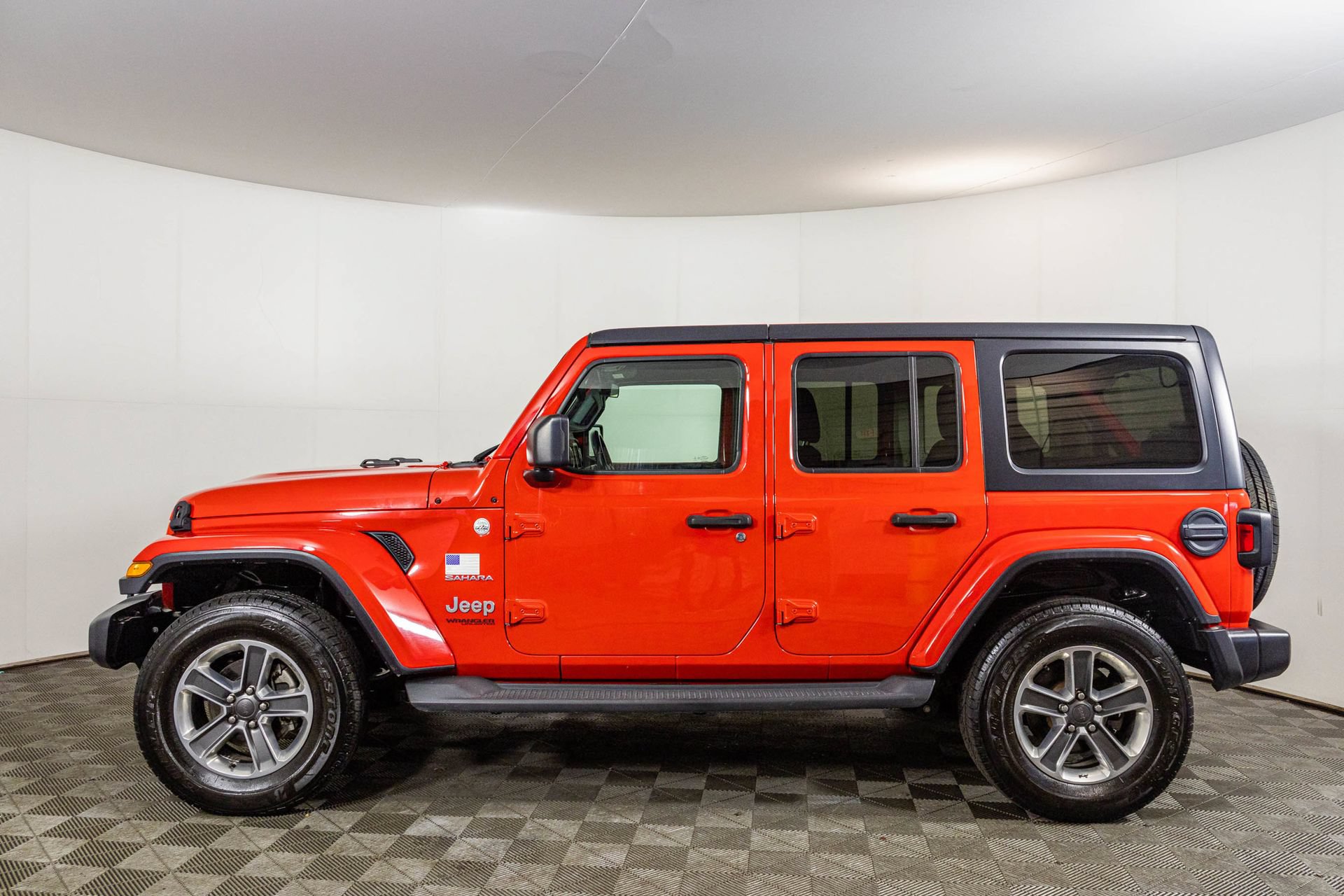 Used 2019 Jeep Wrangler Unlimited Sahara AWD/4WD image 17