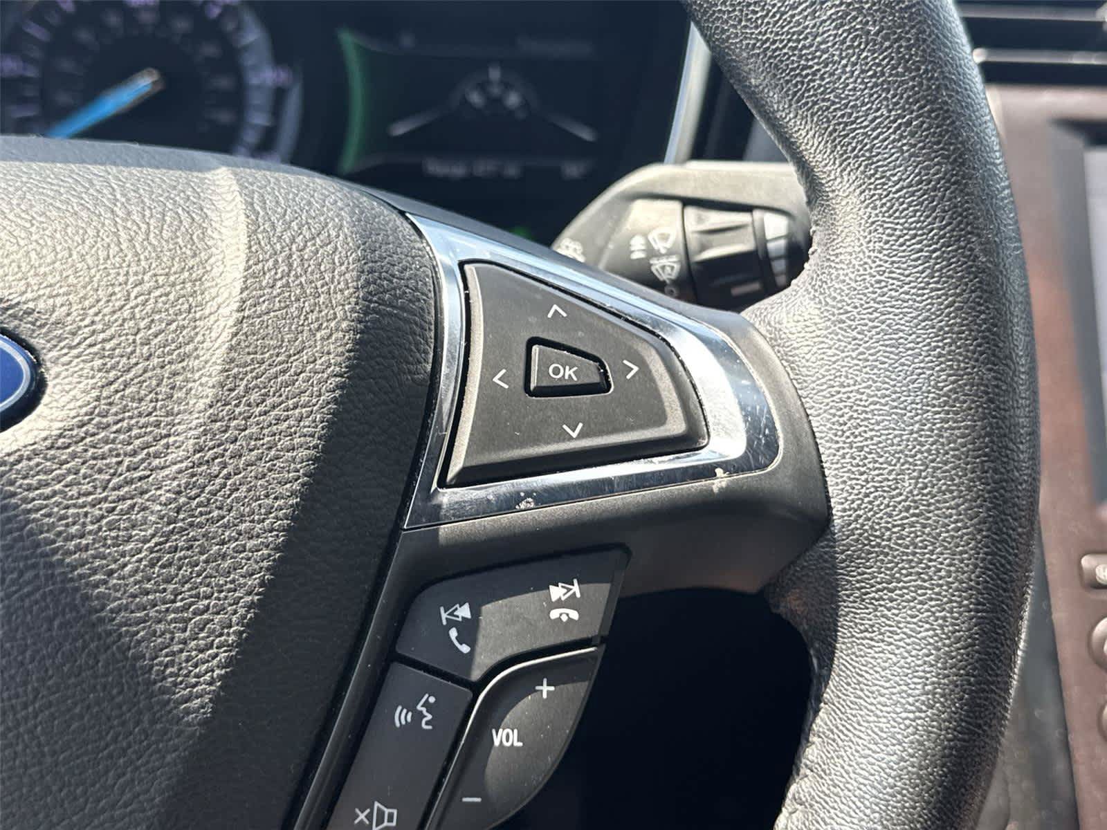 Used 2019 Ford Fusion Energi Titanium FWD image 19