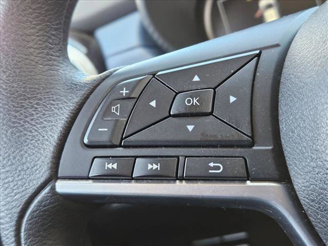 Used 2025 Nissan Versa SV image 12