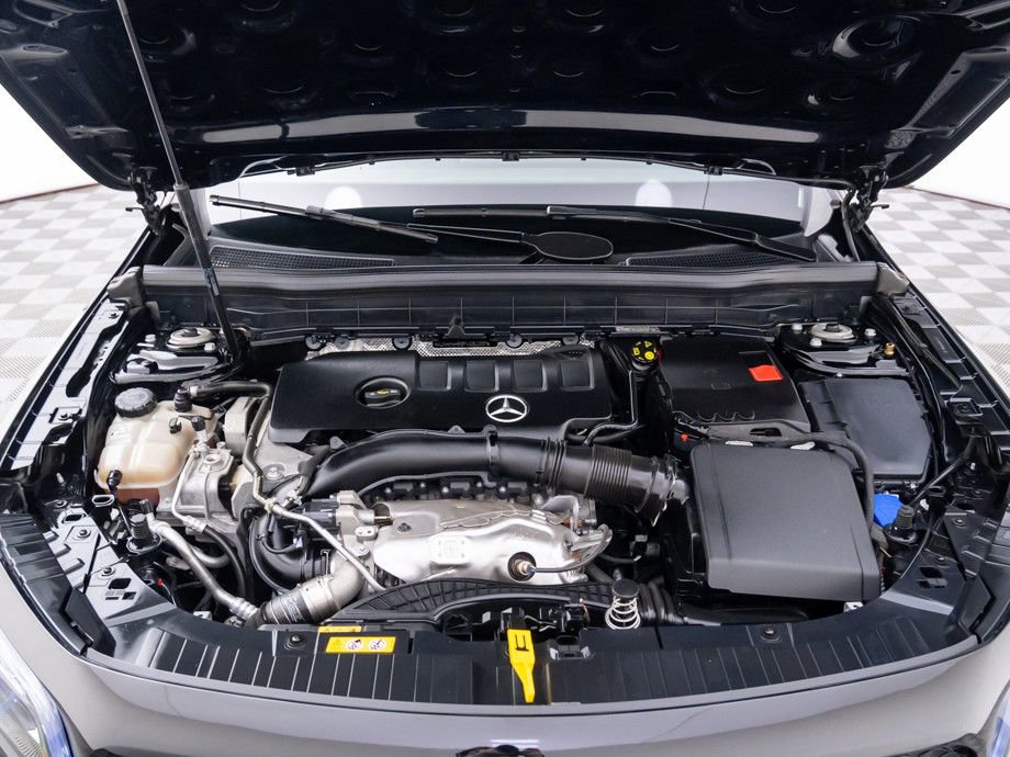Used 2023 Mercedes-Benz GLB 250 4MATIC image 34