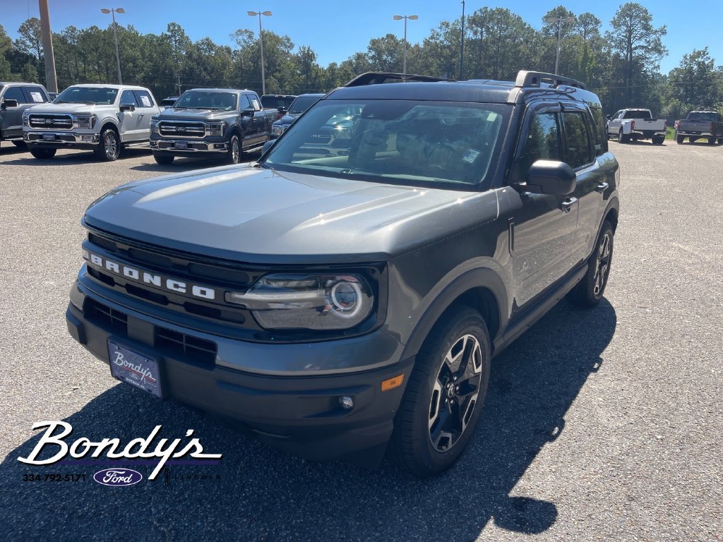 Used 2022 Ford Bronco Sport Outer Banks w/ Tech Package AWD/4WD image 3