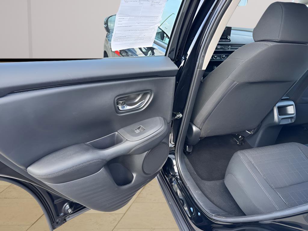 Used 2025 Honda HR-V LX image 31