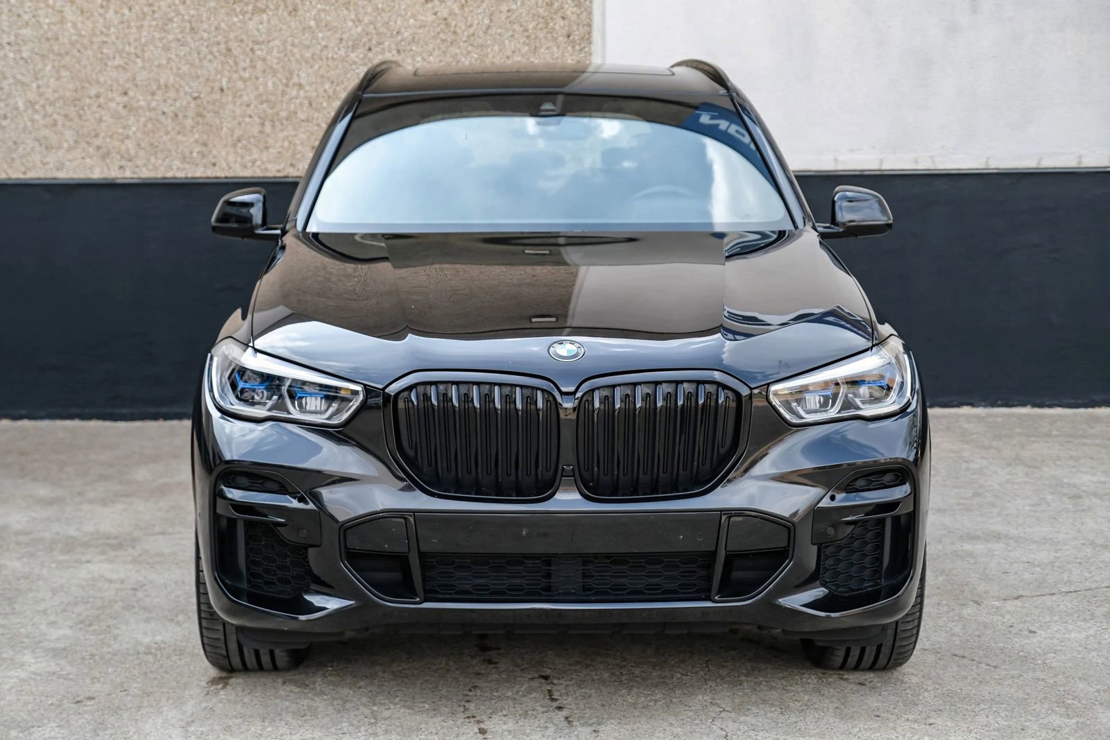 Used 2023 BMW X5 sDrive40i w/ Executive Package image 2