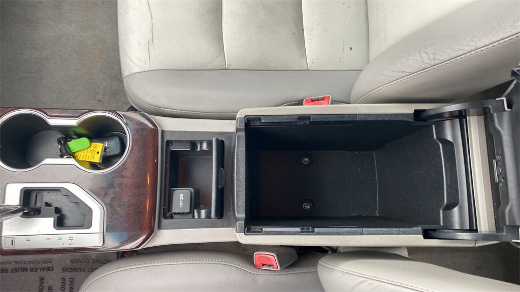 Used 2014 Toyota Camry XLE image 19