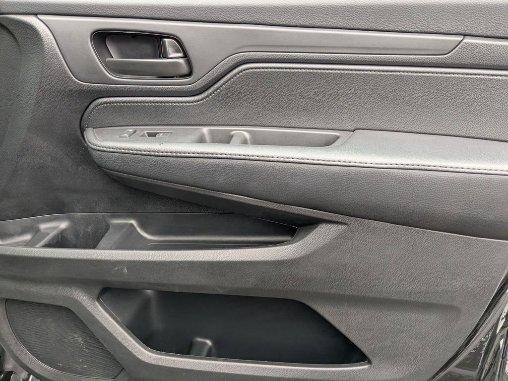 Used 2025 Honda Odyssey Sport-L image 31