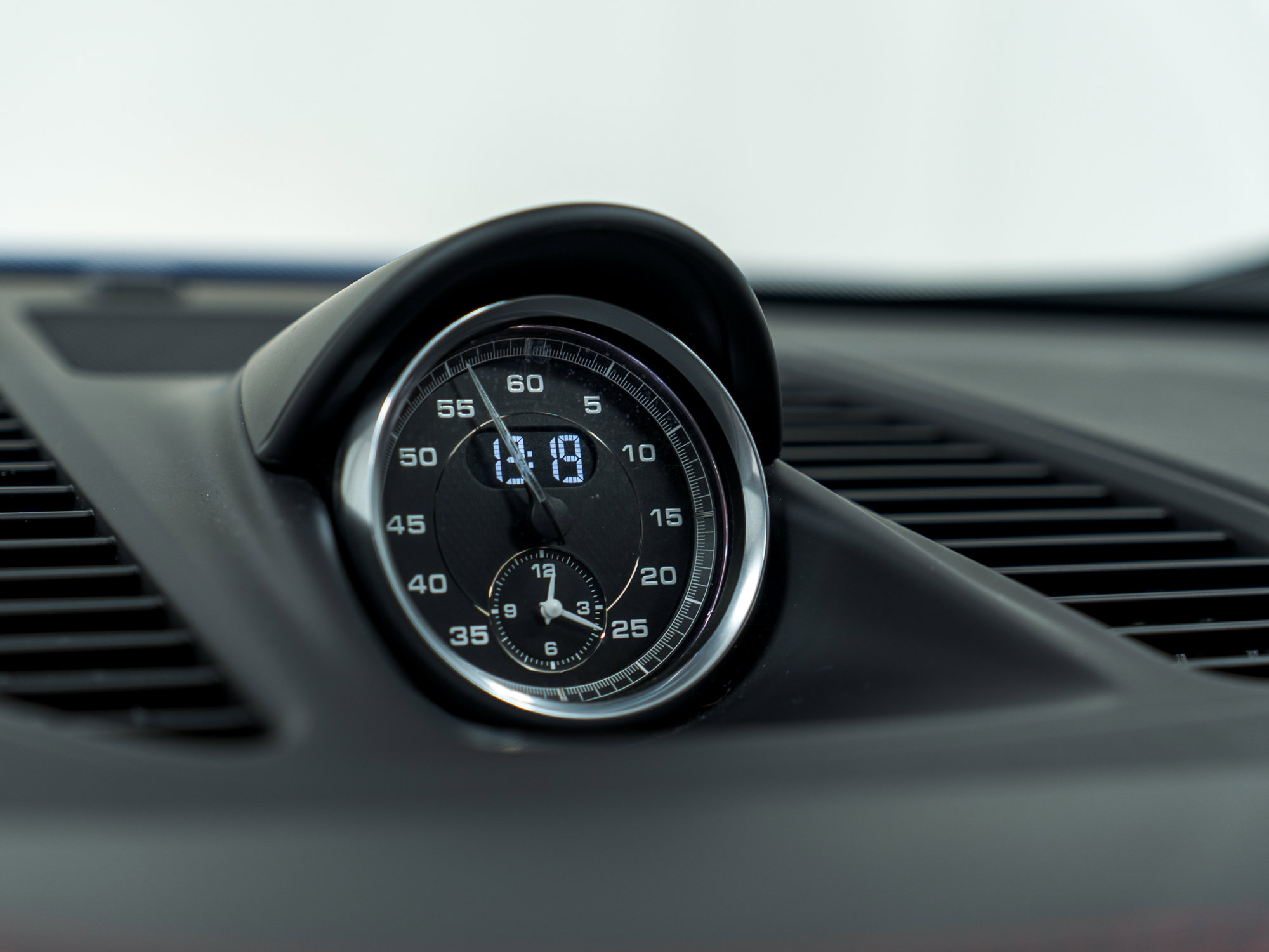 Certified 2016 Porsche 911 Carrera GTS image 27