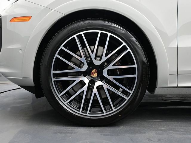 New 2026 Porsche Cayenne GTS image 6