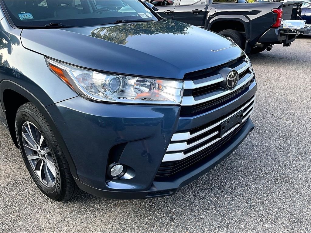 Used 2017 Toyota Highlander XLE AWD/4WD image 8
