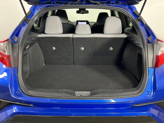 Used 2019 Toyota C-HR XLE image 17