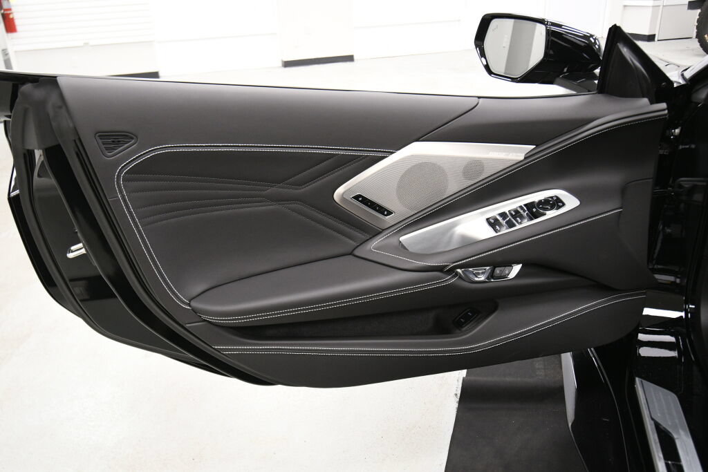 Used 2024 Chevrolet Corvette Z06 RWD image 14