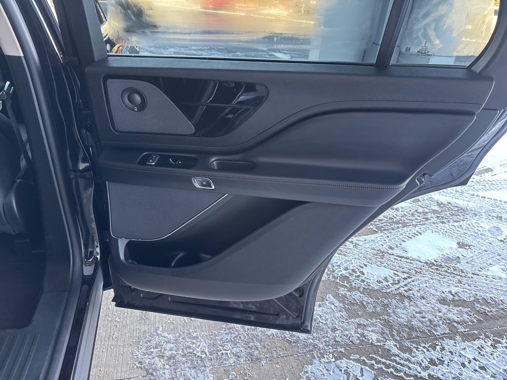 Used 2024 Lincoln Aviator Reserve image 33