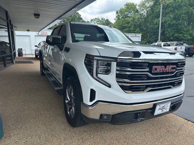 Certified 2023 GMC Sierra 1500 SLT w/ SLT Convenience Package image 3