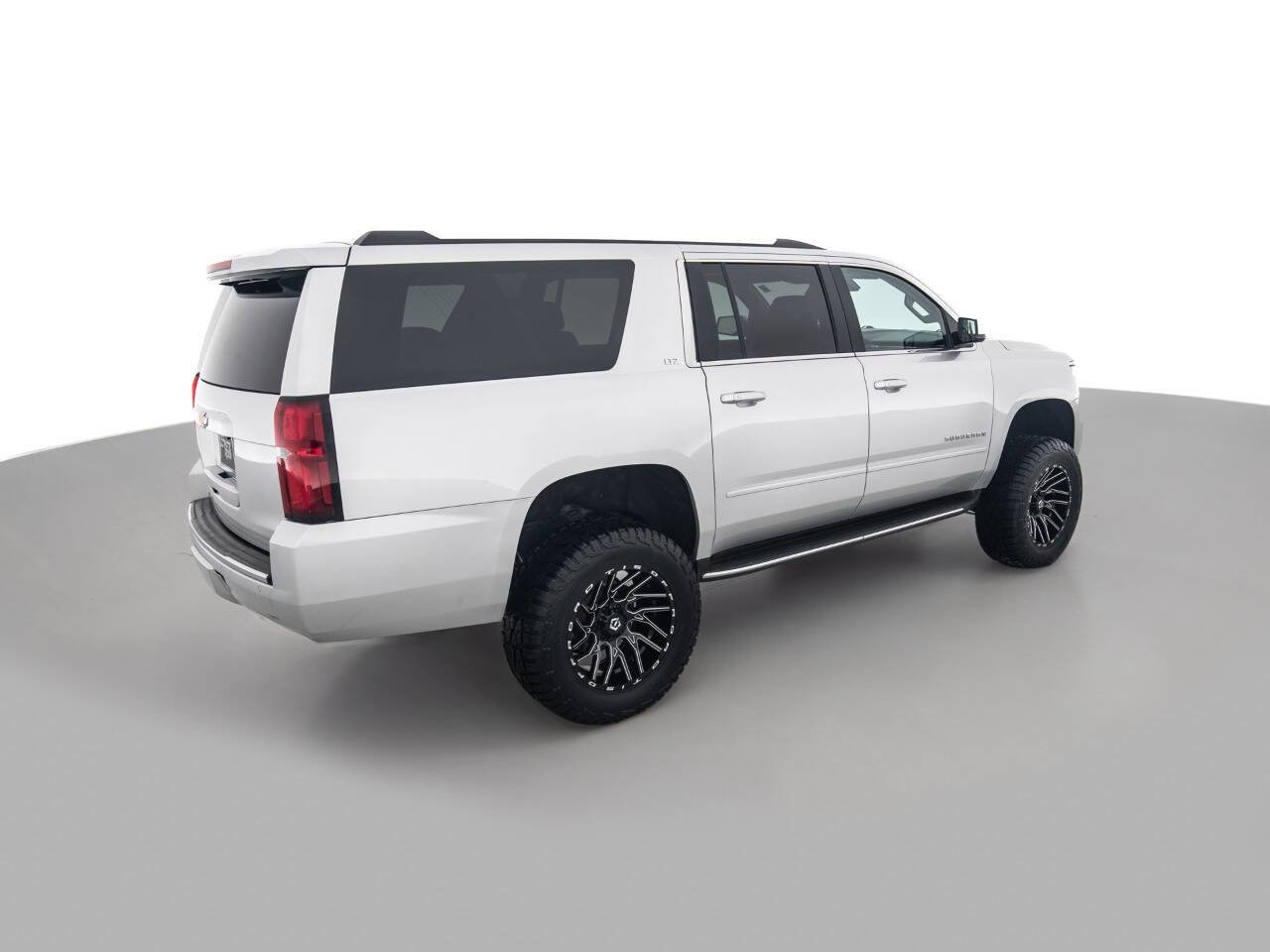 Used 2016 Chevrolet Suburban LTZ image 5