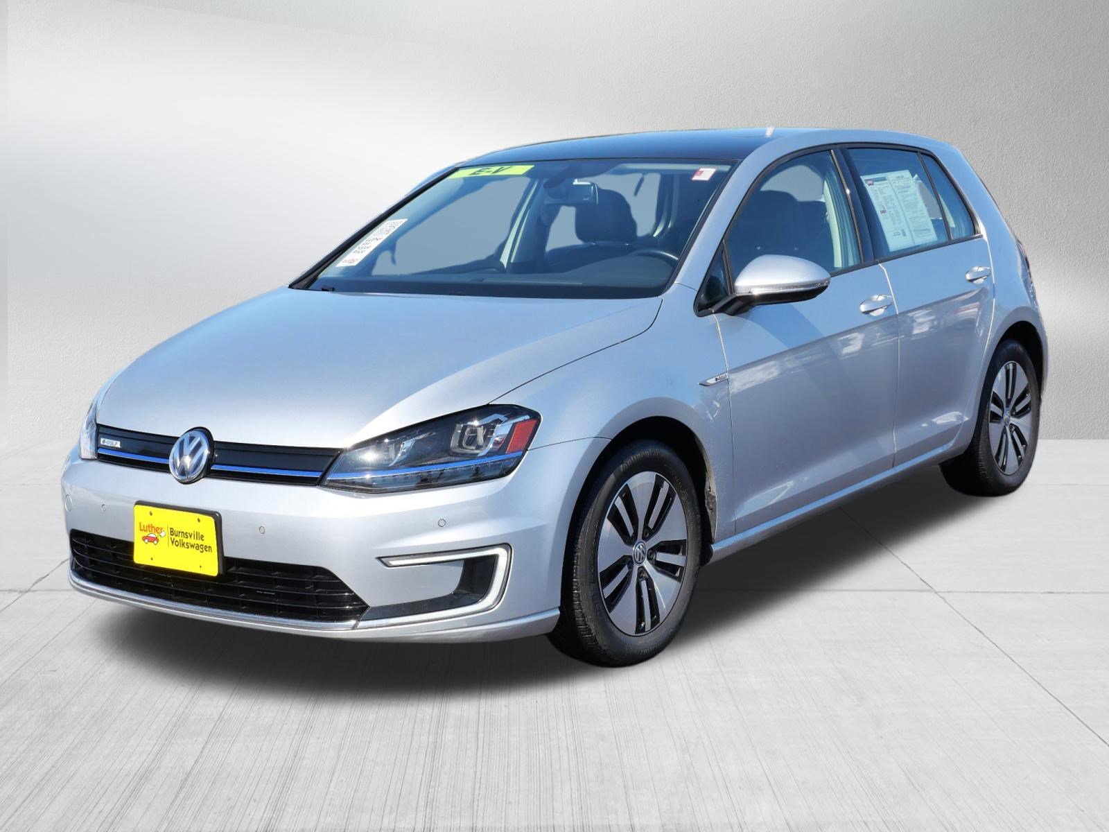Used 2015 Volkswagen e-Golf SEL Premium image 3