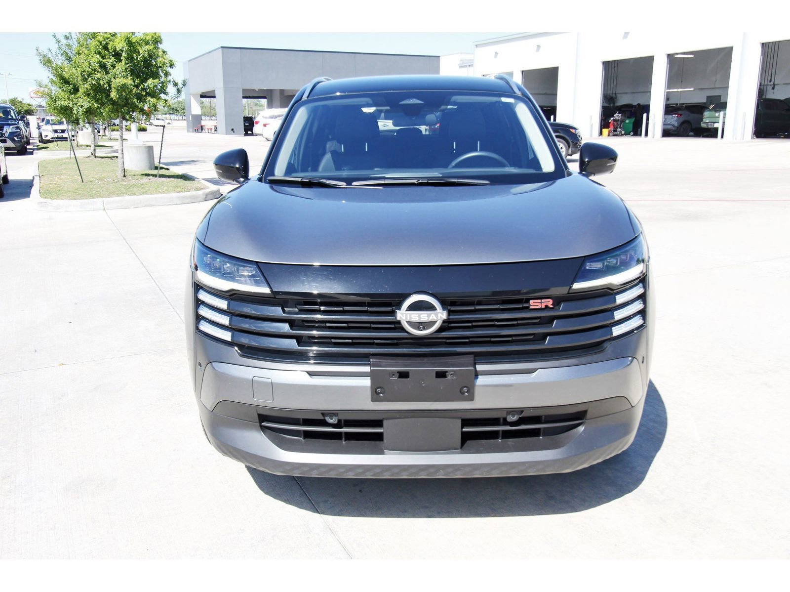 Certified 2025 Nissan Kicks SR FWD image 2