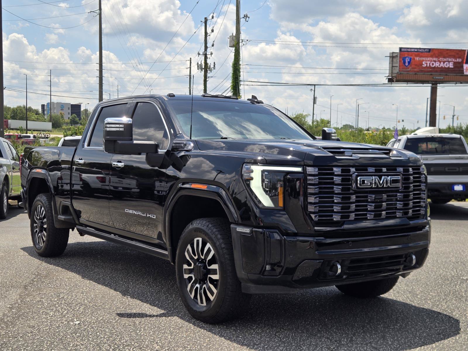 Used 2026 GMC Sierra 2500 Denali Ultimate AWD/4WD image 3