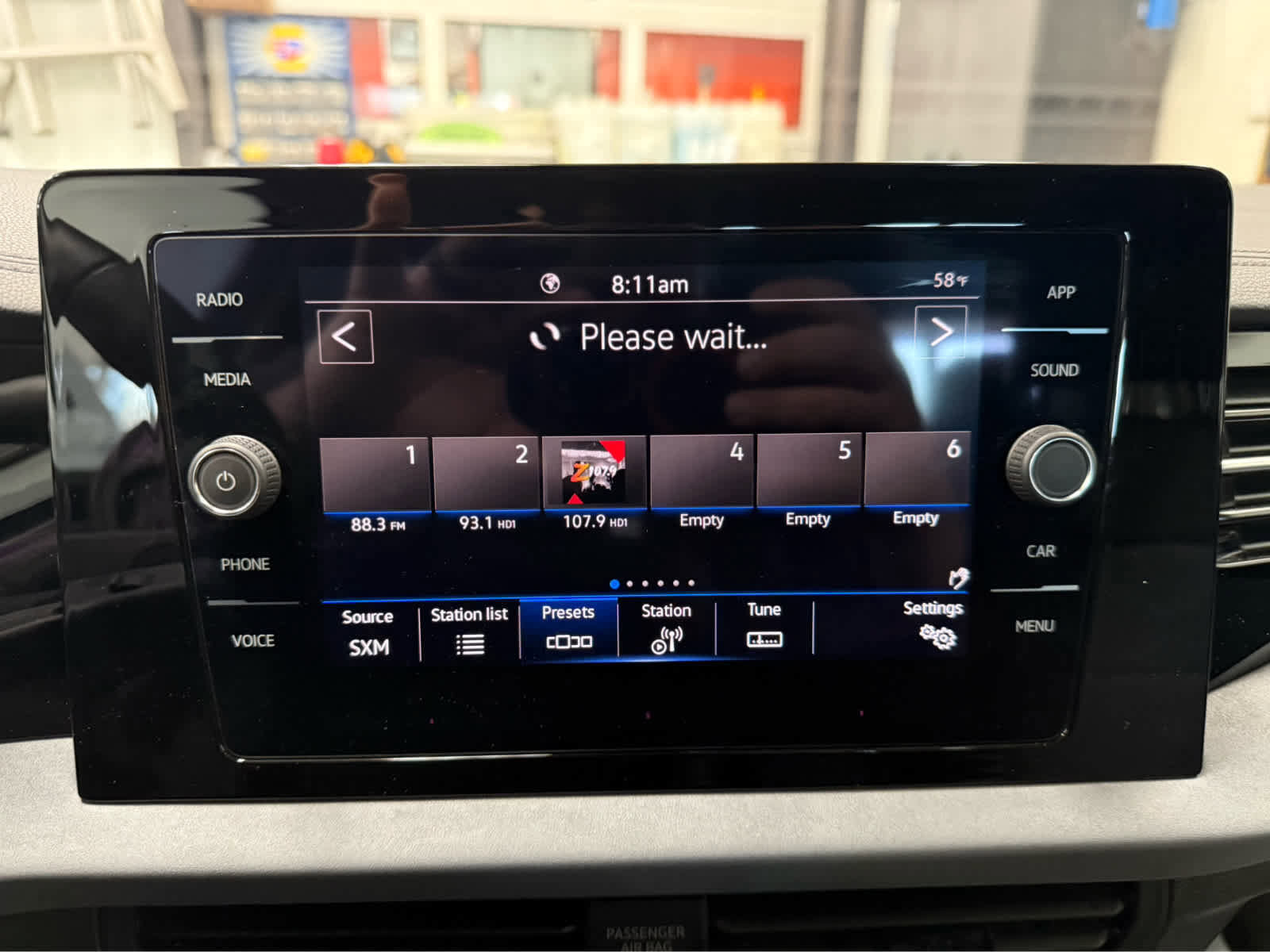 Used 2025 Volkswagen Jetta SE image 28