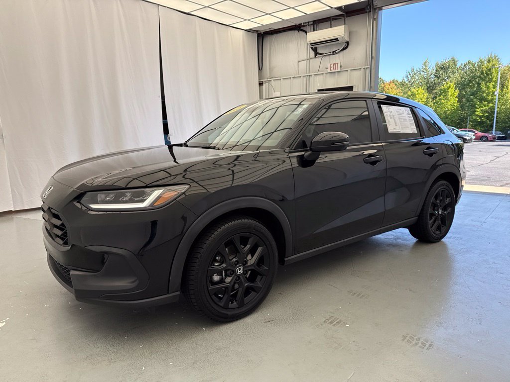 Used 2025 Honda HR-V Sport image 3