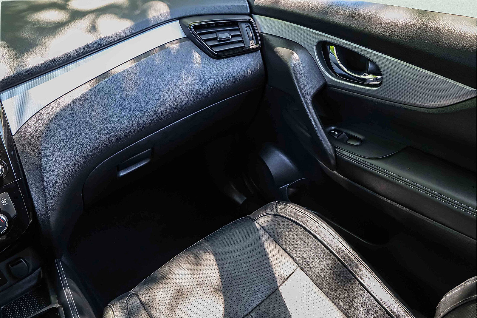 Used 2020 Nissan Rogue Sport SL AWD/4WD image 17