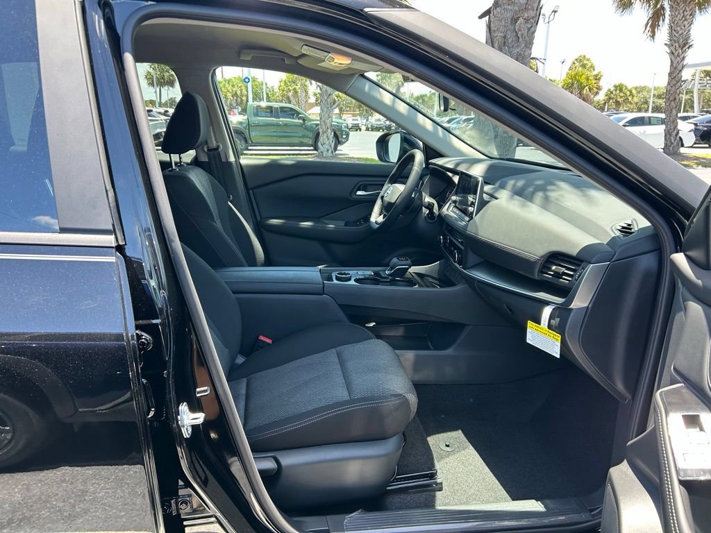 New 2026 Nissan Rogue SV AWD/4WD image 40