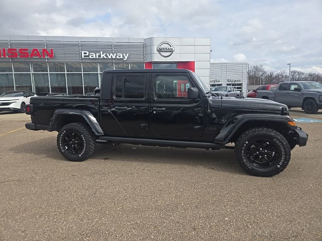 Used 2021 Jeep Gladiator Willys image 10