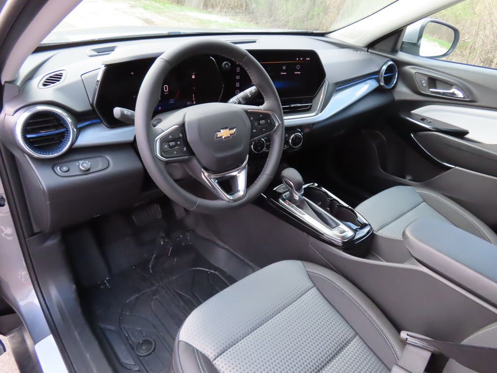 New 2026 Chevrolet Trax LT w/ Driver Confidence Package image 18