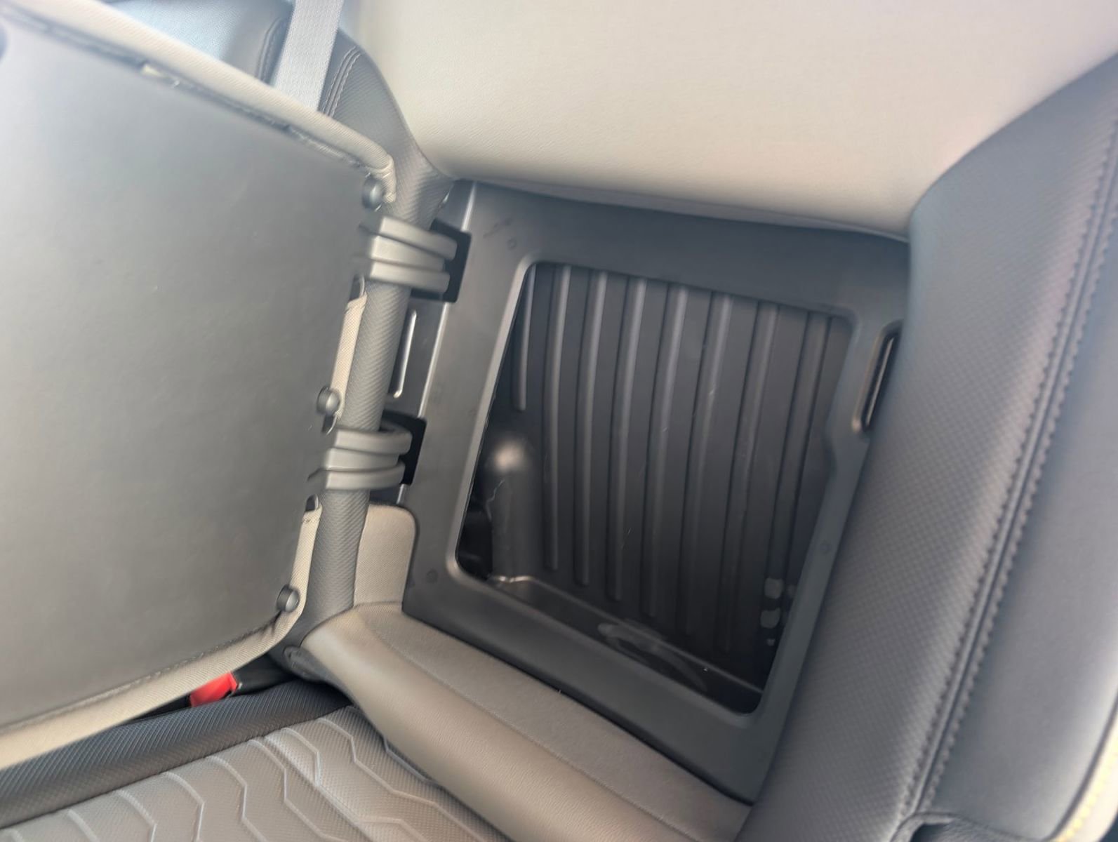 Used 2023 Chevrolet Silverado 1500 ZR2 w/ Technology Package image 30