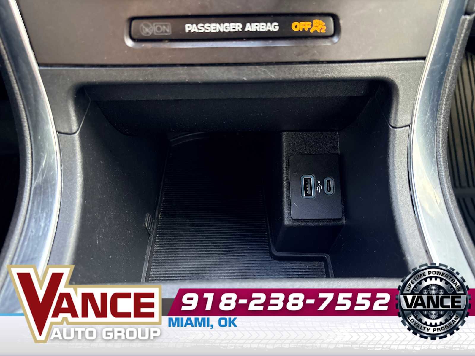 Used 2021 Ford Edge ST image 22