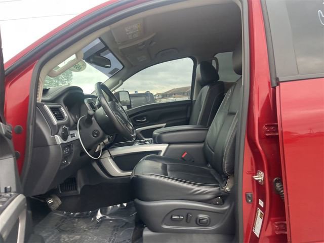 Used 2018 Nissan Titan PRO-4X w/ Pro-4x Convenience Package image 6