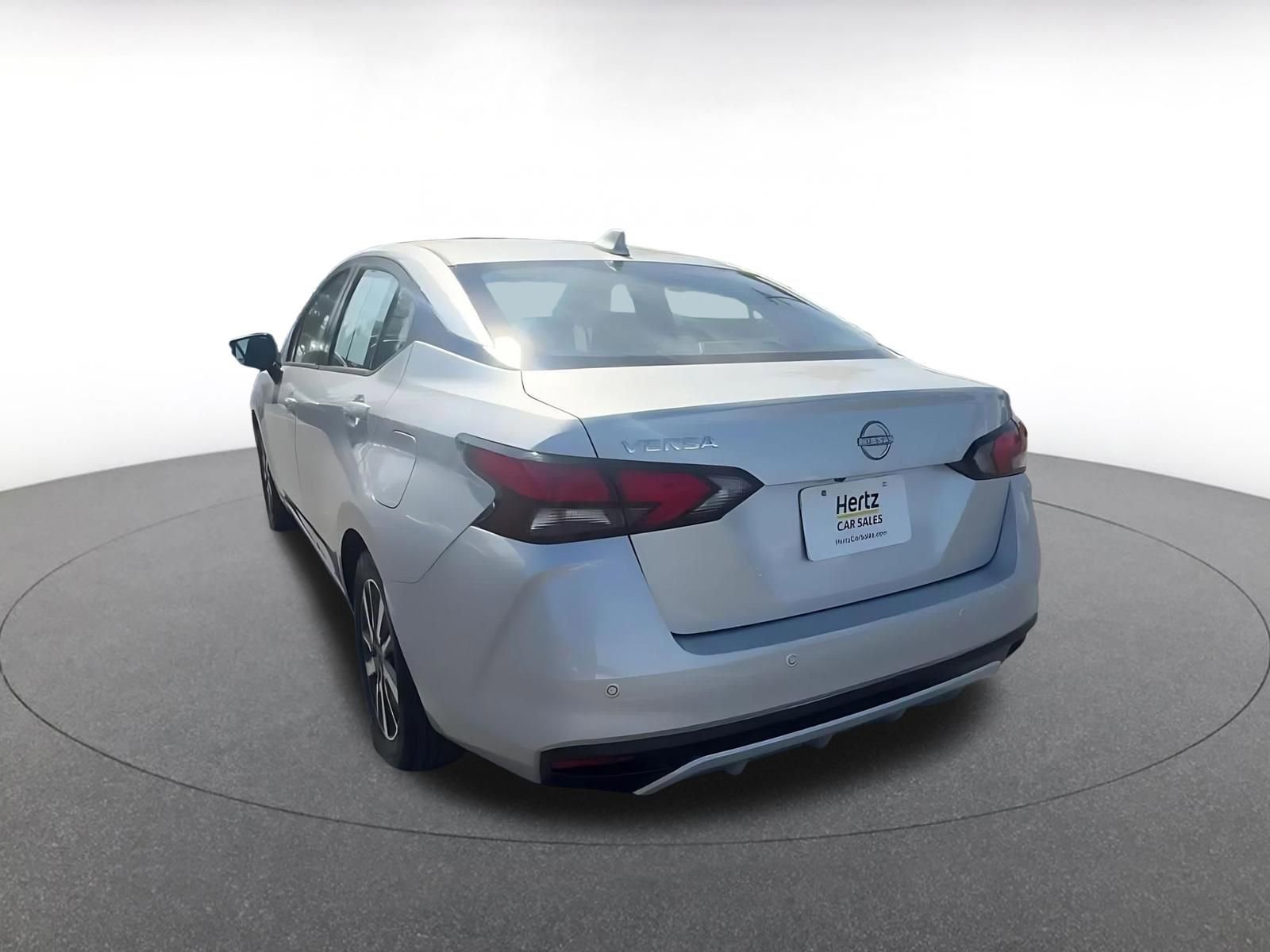 Used 2025 Nissan Versa SV image 11