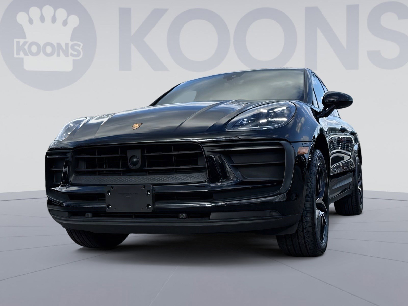 Used 2024 Porsche Macan image 1