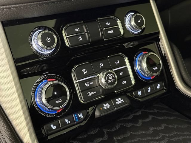 Used 2021 GMC Yukon Denali w/ Denali Premium Package AWD/4WD image 29