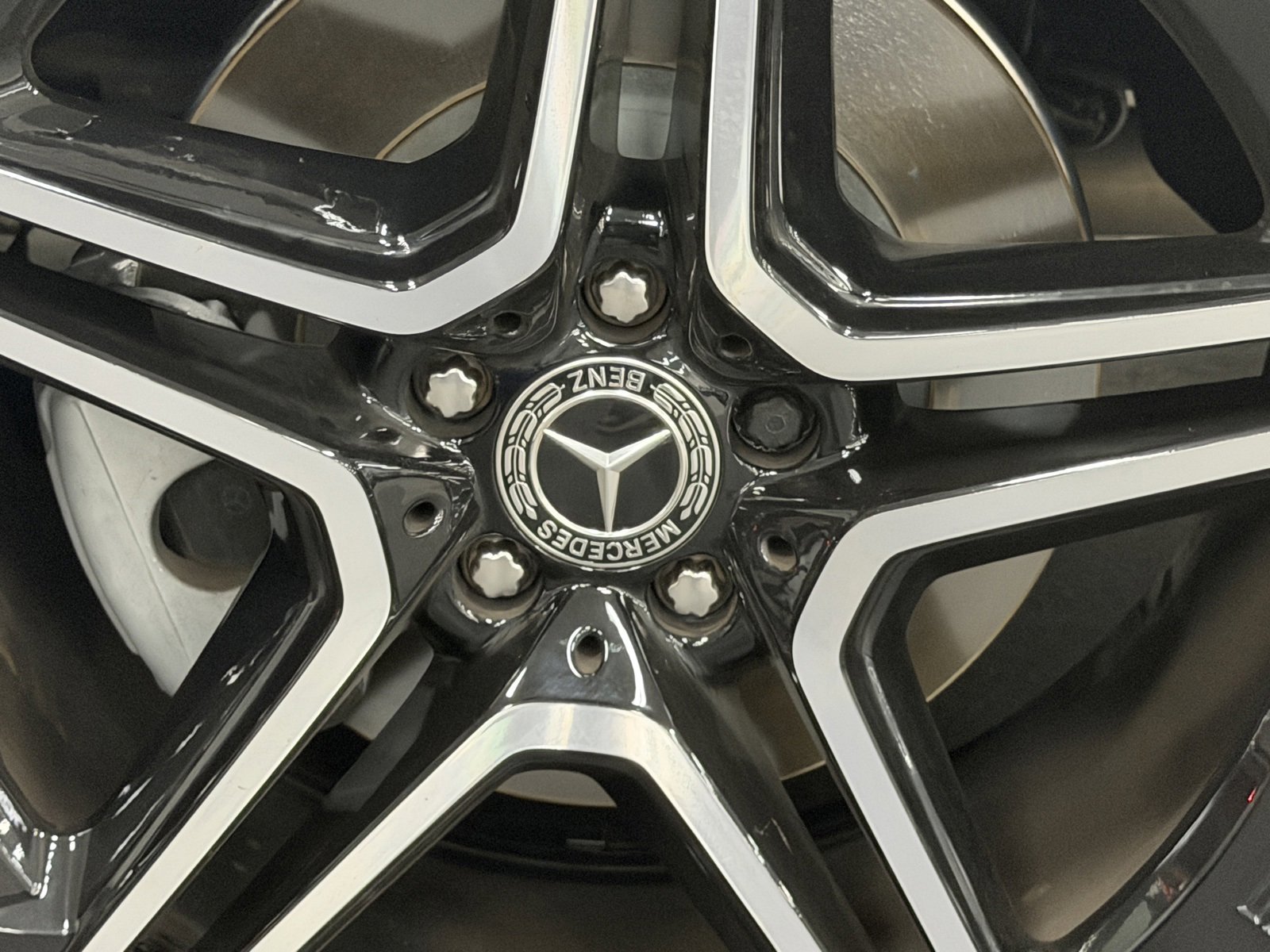 Used 2024 Mercedes-Benz GLS 450 4MATIC image 19