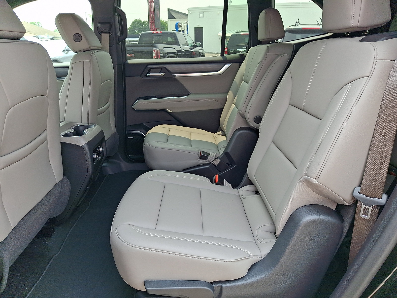 New 2026 GMC Acadia Elevation w/ Elevation Premium Package AWD/4WD image 5