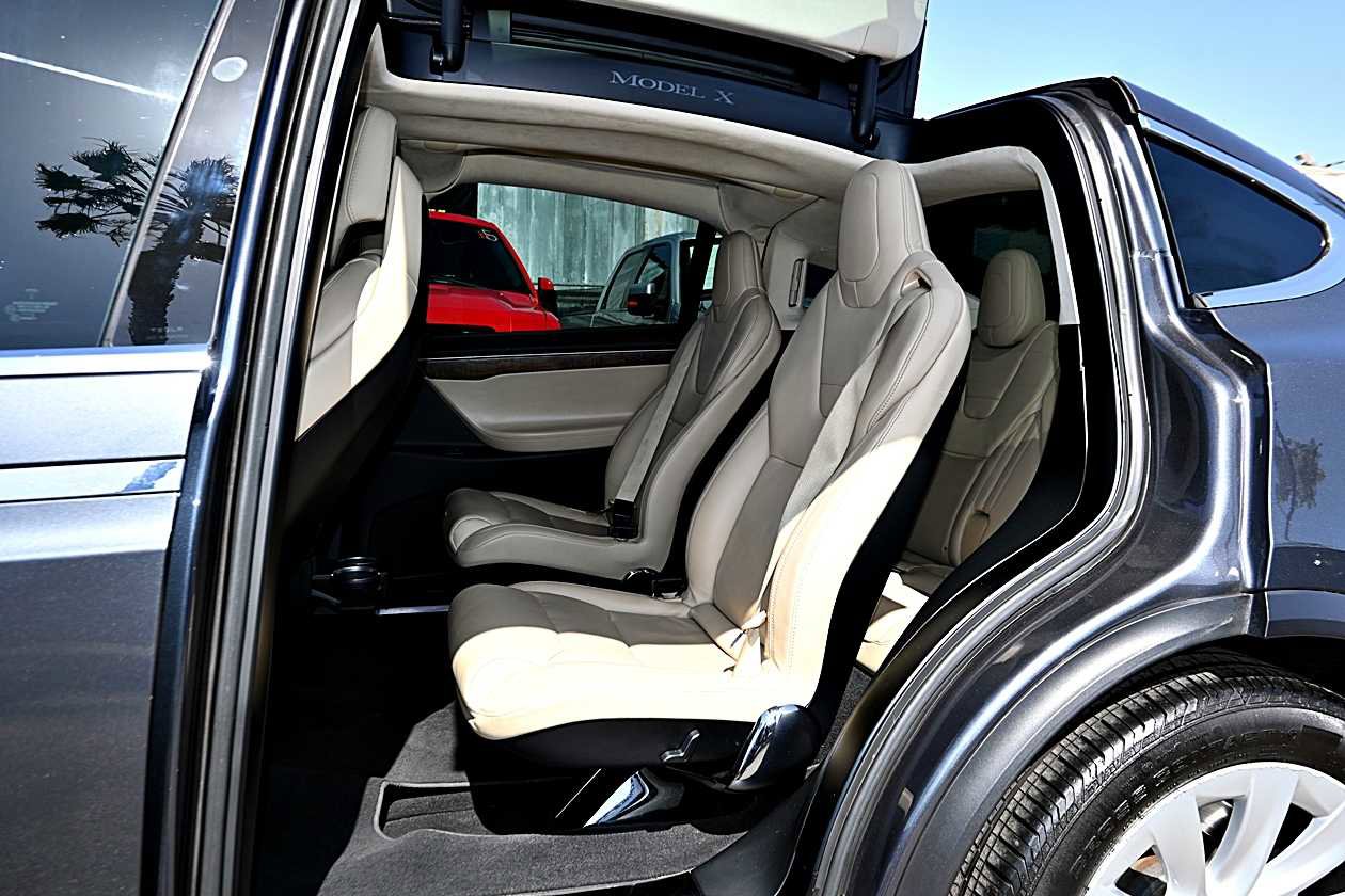 Used 2017 Tesla Model X 75D AWD/4WD image 10